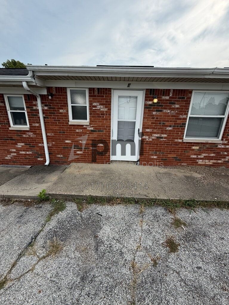 122 West William Drive Unit E (Brownsburg) 1 bed 1 bath property image