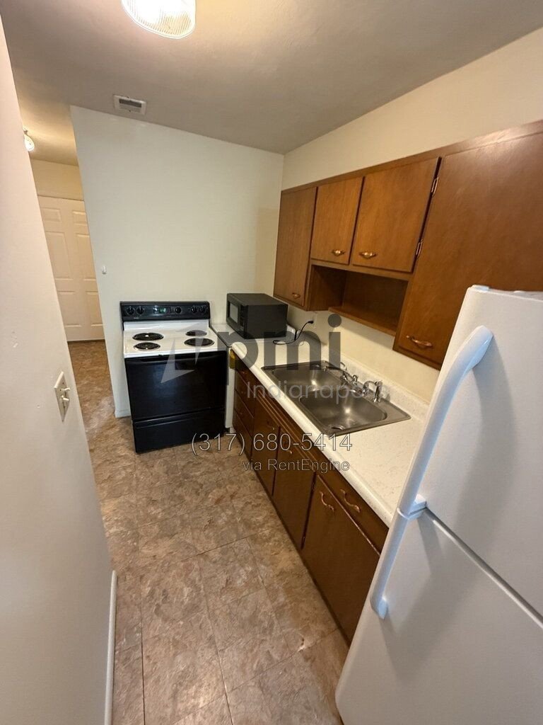 122 West William Drive Unit E (Brownsburg) 1 bed 1 bath property image