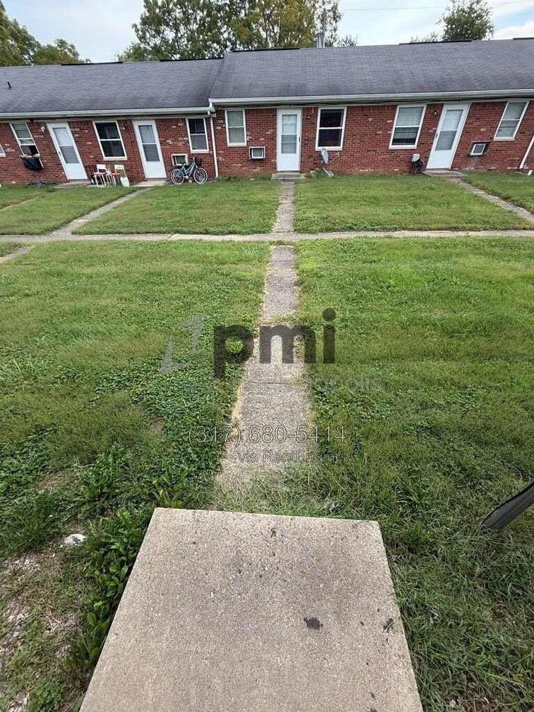 122 West William Drive Unit E (Brownsburg) 1 bed 1 bath property image
