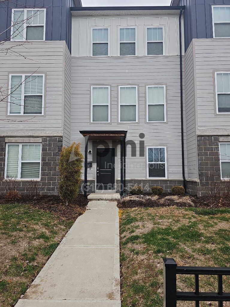 2948 W New Yort St 3 beds, 2.5 baths property image