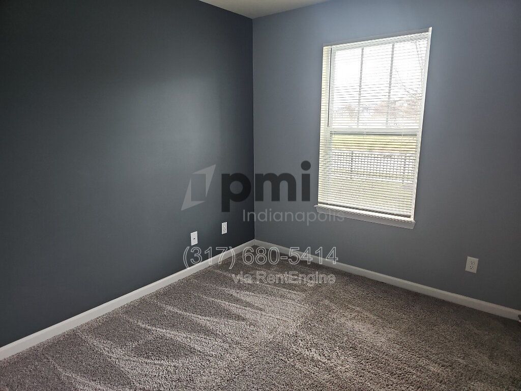 2948 W New Yort St 3 beds, 2.5 baths property image