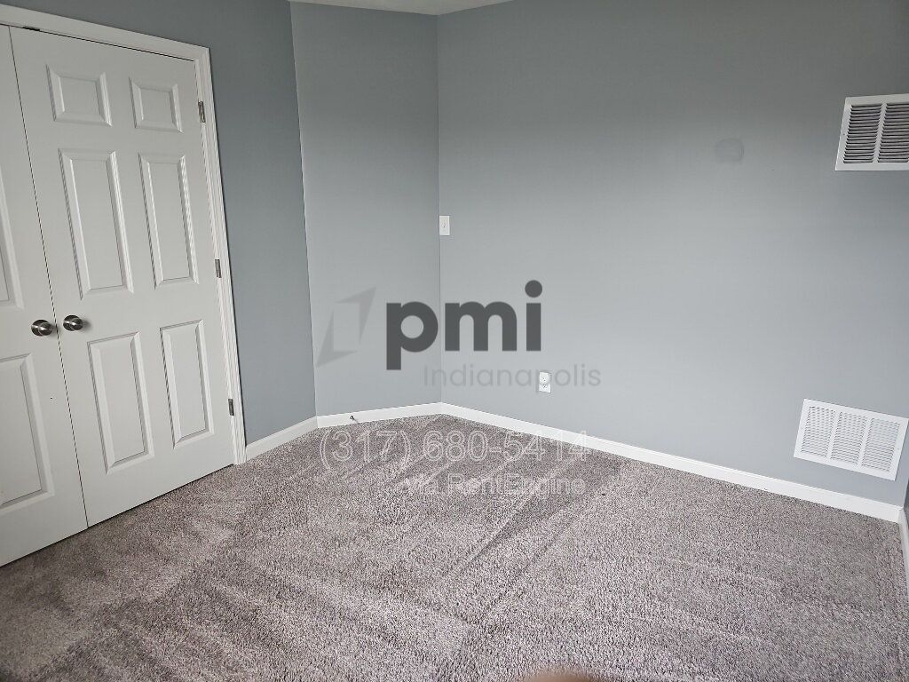 2948 W New Yort St 3 beds, 2.5 baths property image