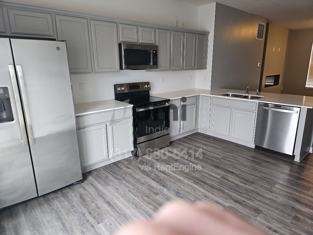 2948 W New Yort St 3 beds, 2.5 baths property image