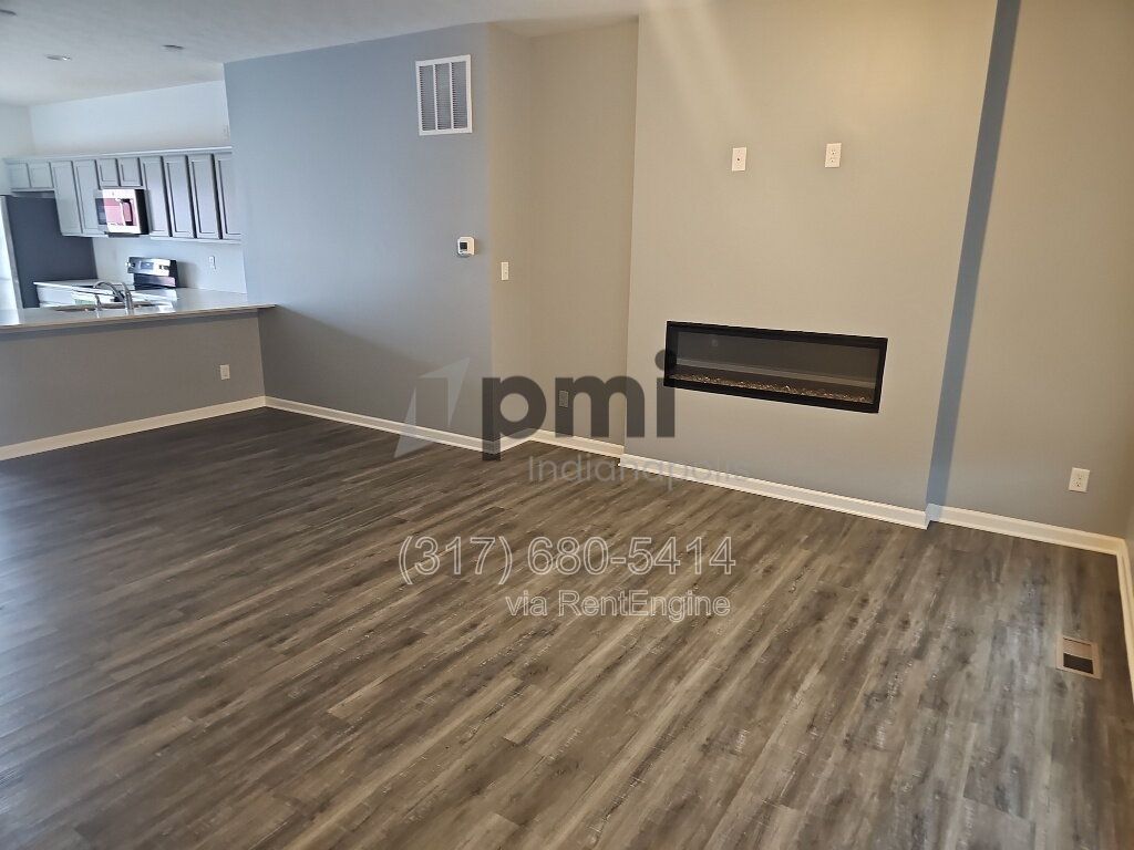 2948 W New Yort St 3 beds, 2.5 baths property image