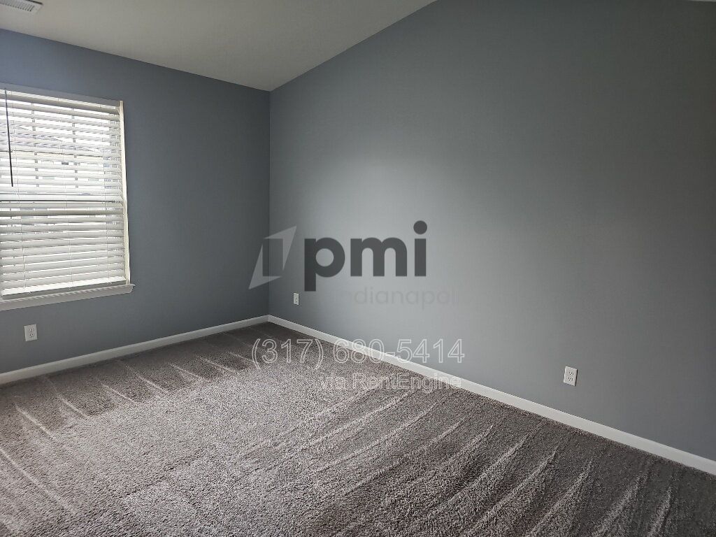 2948 W New Yort St 3 beds, 2.5 baths property image