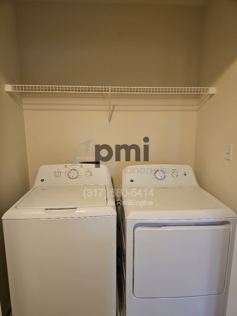 2948 W New Yort St 3 beds, 2.5 baths property image