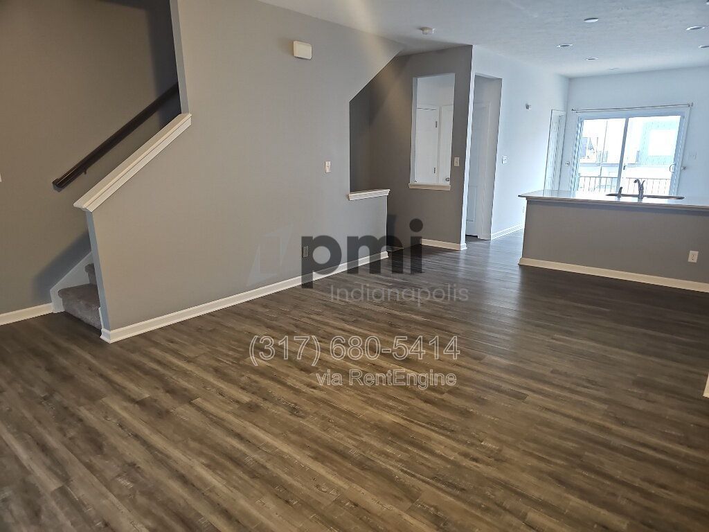 2948 W New Yort St 3 beds, 2.5 baths property image