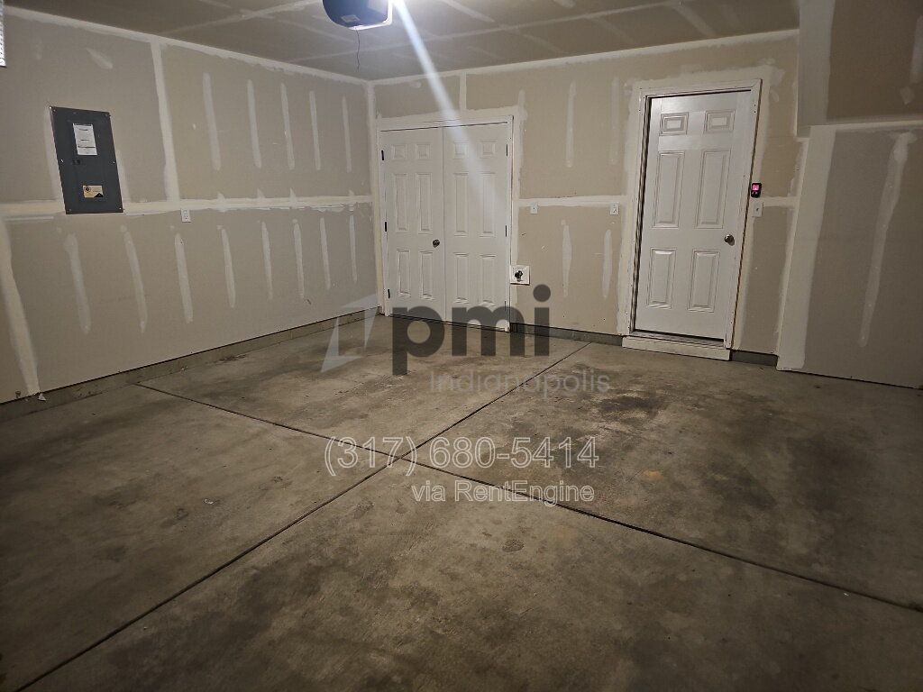 2948 W New Yort St 3 beds, 2.5 baths property image