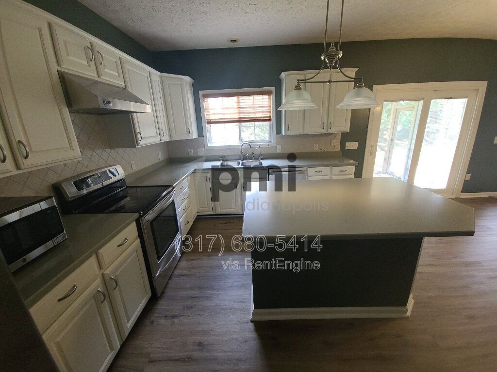 11809 Ledgerock Ct (Fishers) 4 bed, 3b bath property image