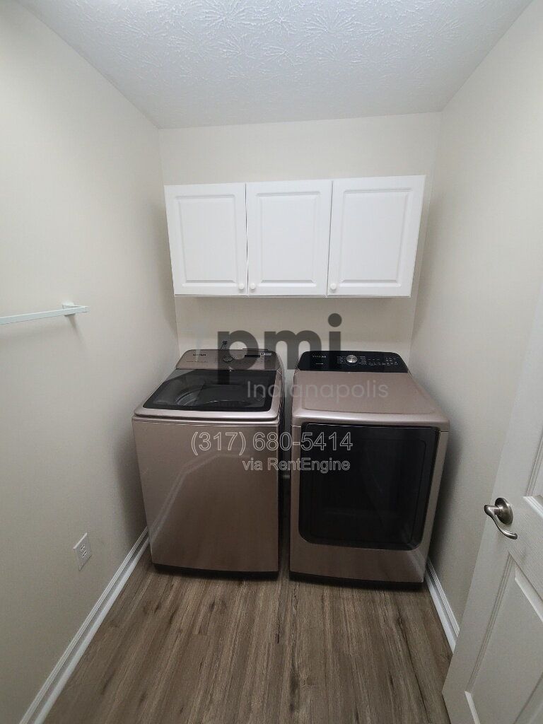 11809 Ledgerock Ct (Fishers) 4 bed, 3b bath property image