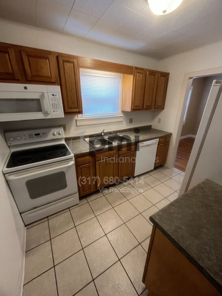 1425 W Washington St (Muncie) 5 bed 2 bath property image