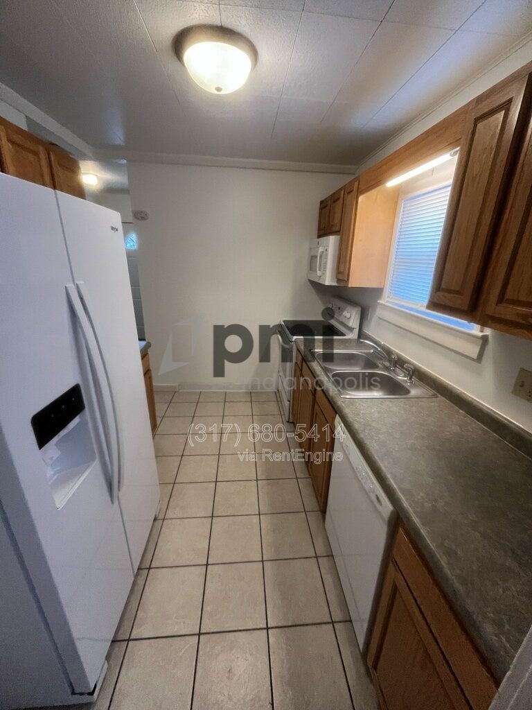 1425 W Washington St (Muncie) 5 bed 2 bath property image