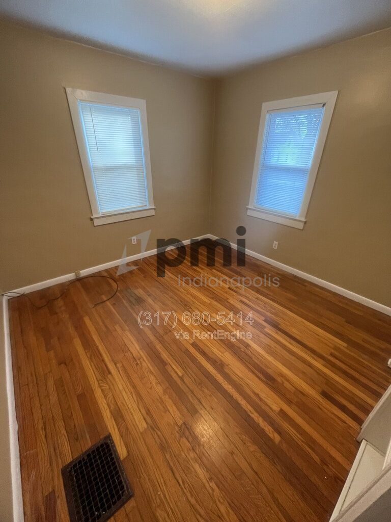 1425 W Washington St (Muncie) 5 bed 2 bath property image