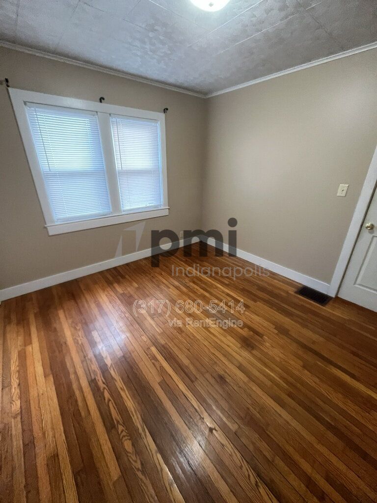 1425 W Washington St (Muncie) 5 bed 2 bath property image