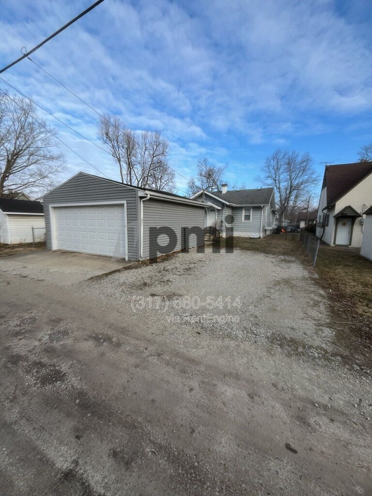 1425 W Washington St (Muncie) 5 bed 2 bath property image