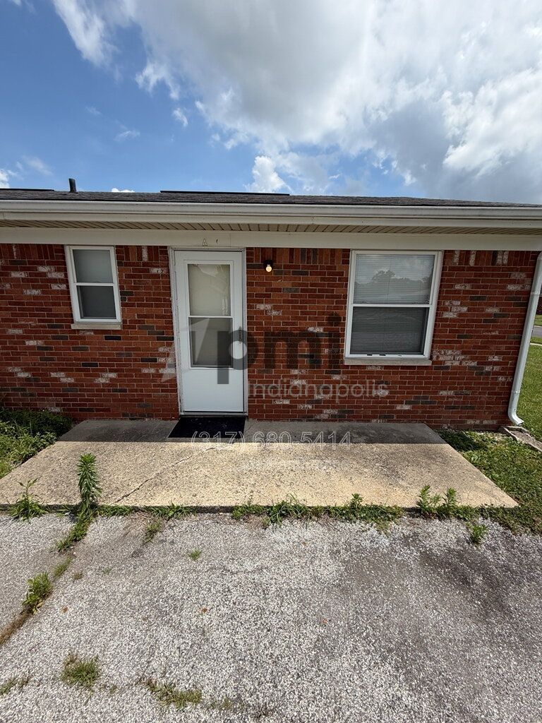 122 West William Drive Unit A (Brownsburg) 1 bed 1 bath property image