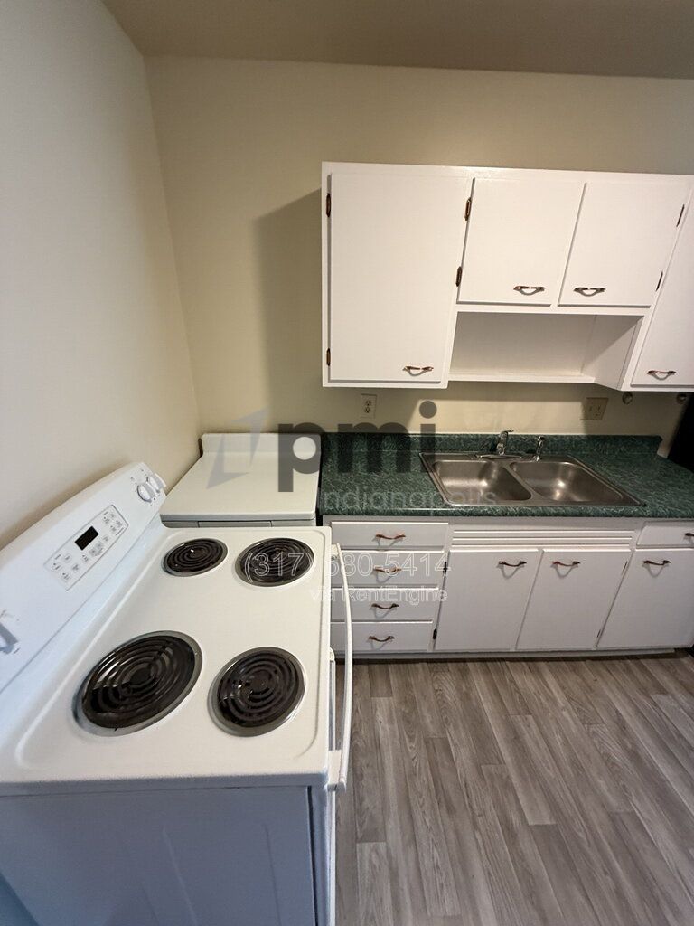 122 West William Drive Unit A (Brownsburg) 1 bed 1 bath property image