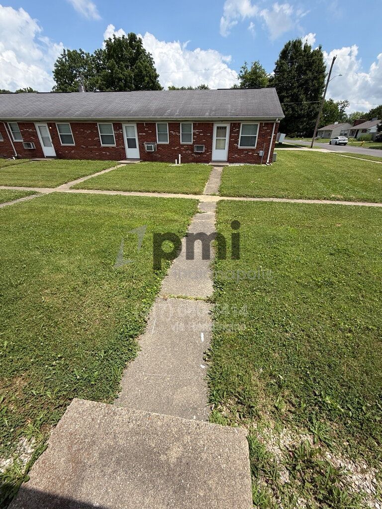 122 West William Drive Unit A (Brownsburg) 1 bed 1 bath property image