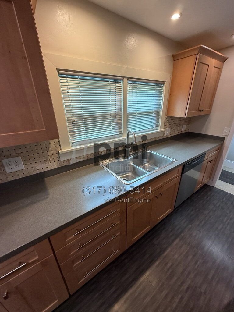 1214 S Washington St Apt B (Marion) 1 bed 1 bath property image