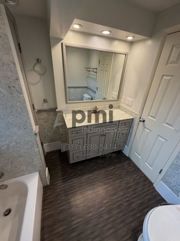 1214 S Washington St Apt B (Marion) 1 bed 1 bath property image