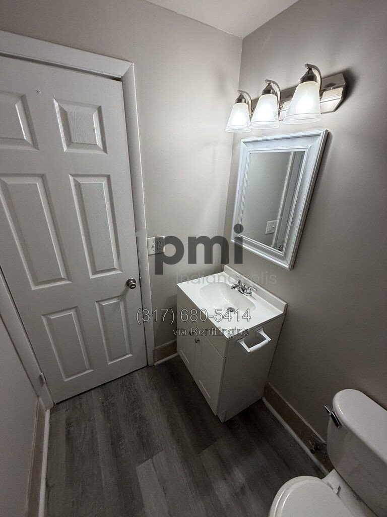 6220 E 11th St Apt 103 (Indianapolis) 2 bed 1 bath property image